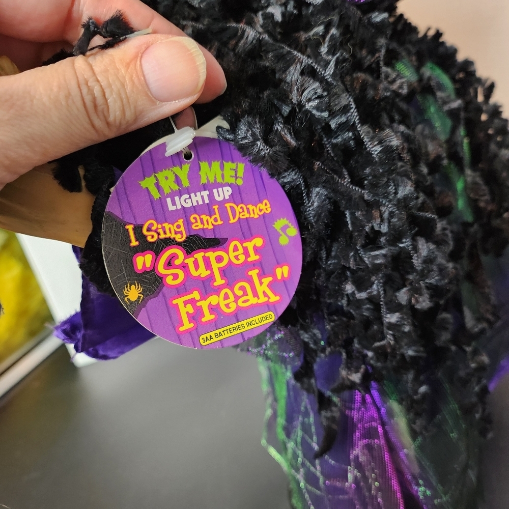 Dandee Witch, Super Freak Vintage Halloween Witch Decor - Picture 7 of 8